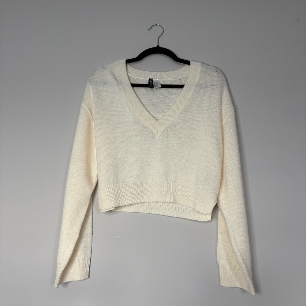 H&M Beige/White Long Sleeve Cropped Sweater V-Neck Size XXS Valentines Day - Picture 1 of 10